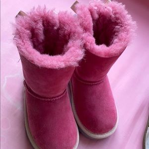 pink uggs